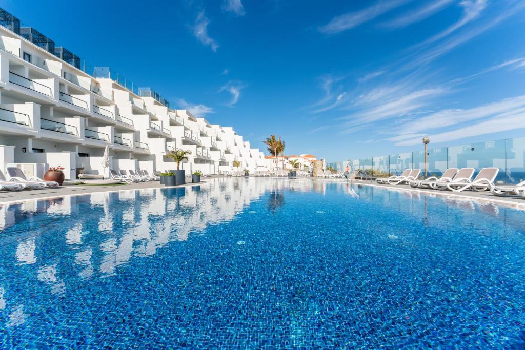 Hotel Occidental Roca Negra vista